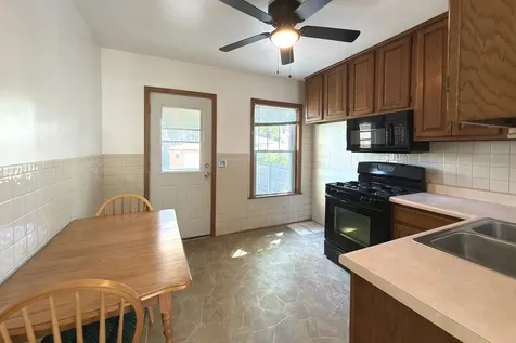 963 East Prairie Street Des Plaines IL 60016