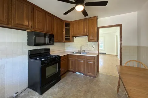 963 East Prairie Street Des Plaines IL 60016