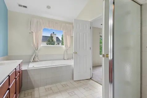 6084 Russell Drive Hoffman Estates IL 60192