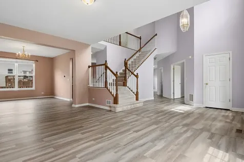 6084 Russell Drive Hoffman Estates IL 60192