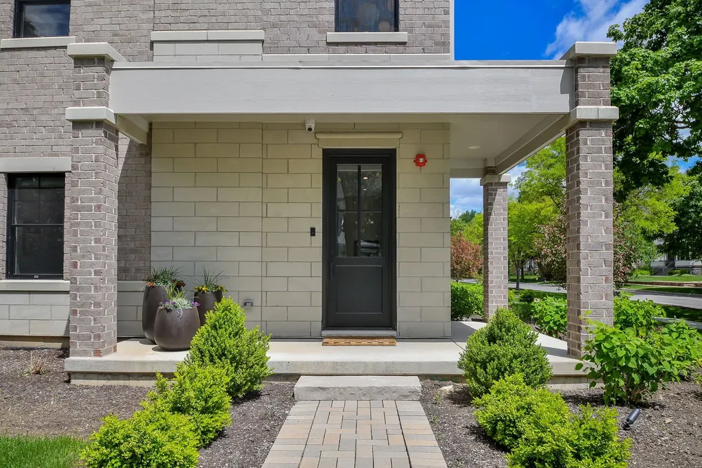 111 North Columbia Street Naperville IL 60540