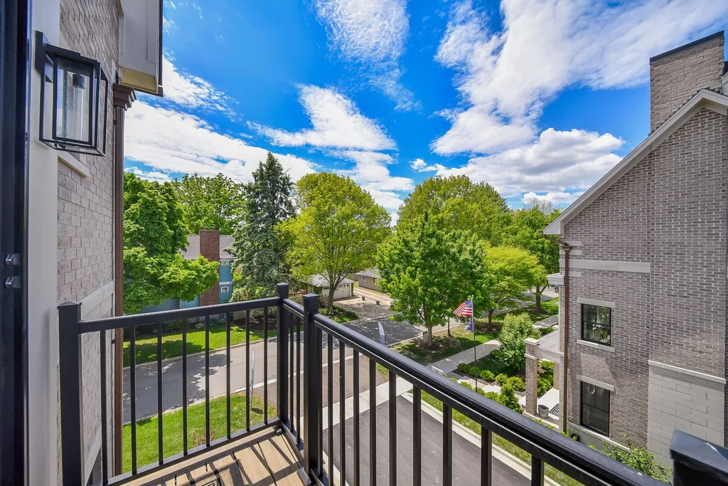 111 North Columbia Street Naperville IL 60540