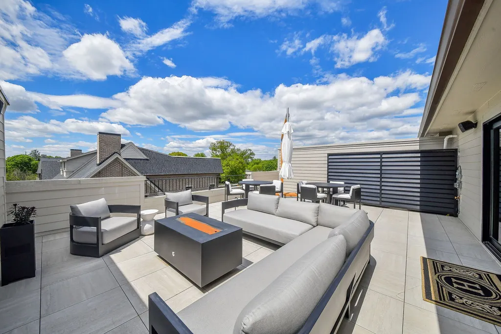 111 North Columbia Street Naperville IL 60540