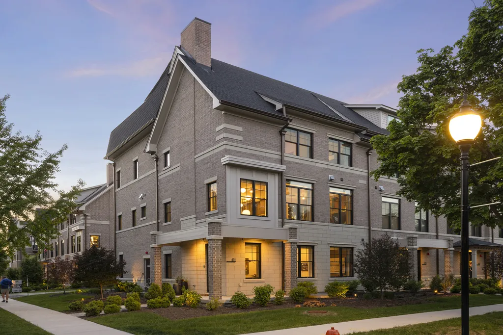 111 North Columbia Street Naperville IL 60540