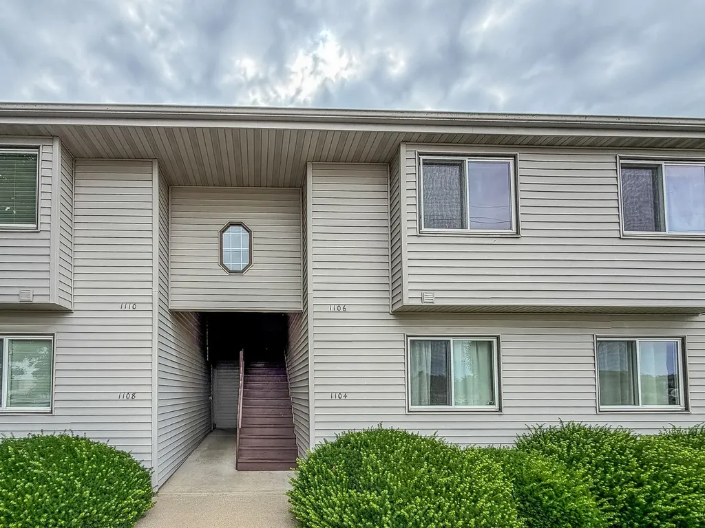 1106 Kara Drive Champaign IL 61822