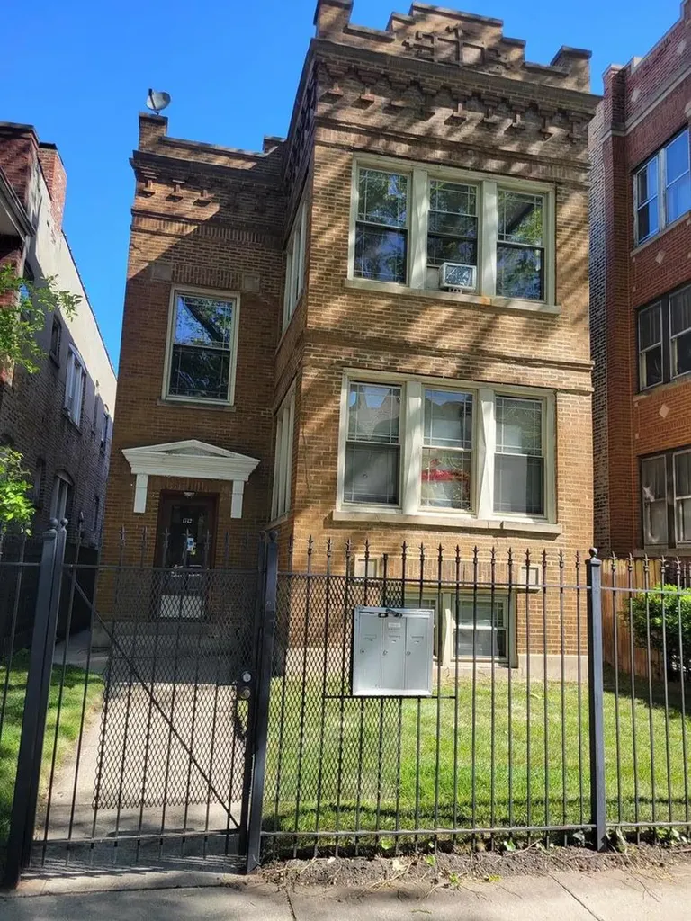 1742 West Wallen Avenue Chicago IL 60626