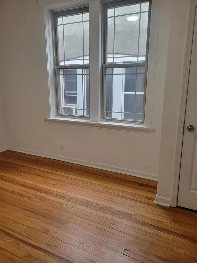 1742 West Wallen Avenue Chicago IL 60626