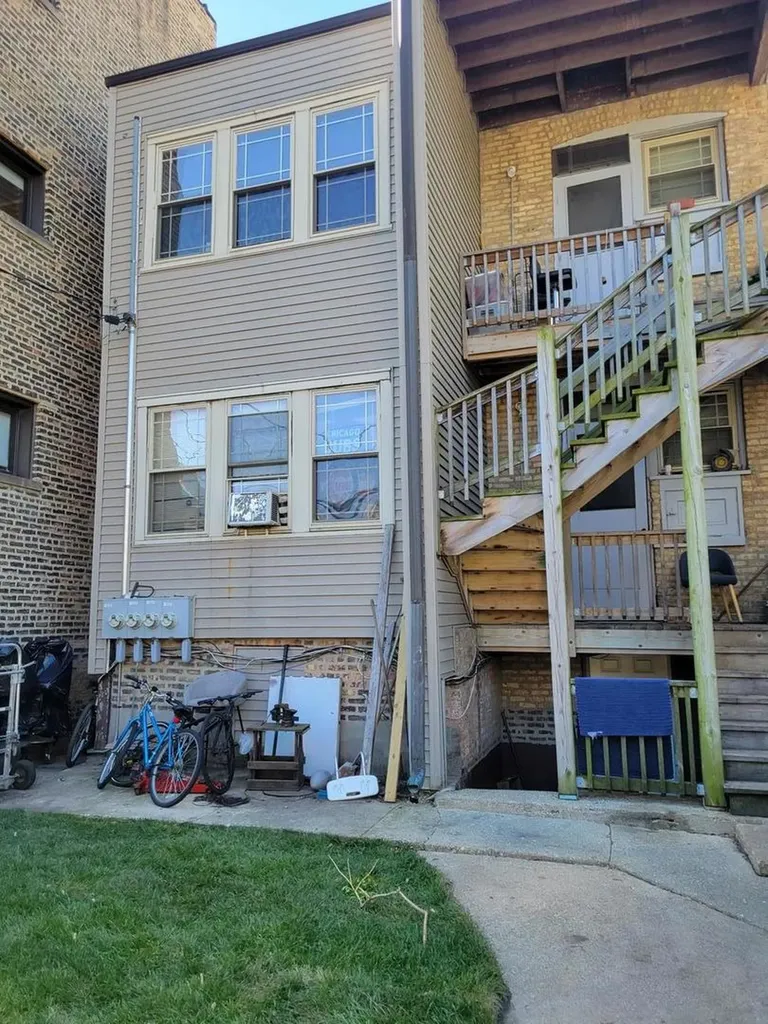 1742 West Wallen Avenue Chicago IL 60626