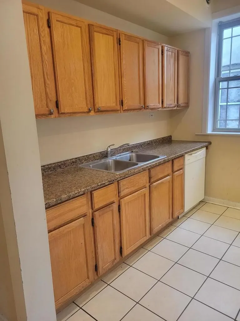 1742 West Wallen Avenue Chicago IL 60626