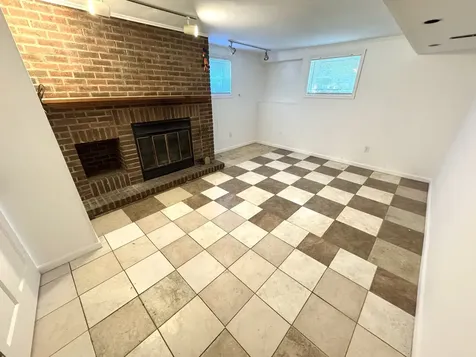 1008 Adams Court Carpentersville IL 60110