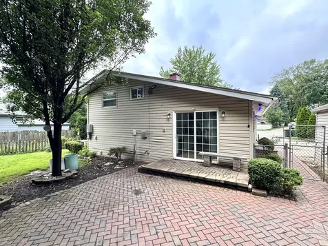 1008 Adams Court Carpentersville IL 60110
