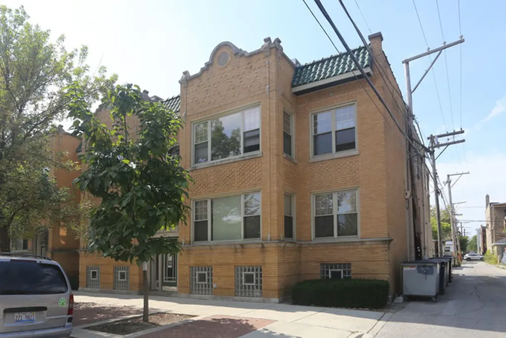 5208 North Sawyer Avenue Chicago IL 60625