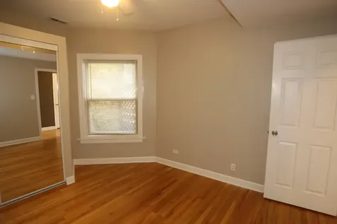 5208 North Sawyer Avenue Chicago IL 60625