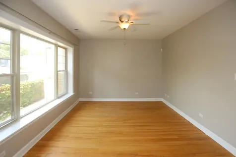 5208 North Sawyer Avenue Chicago IL 60625