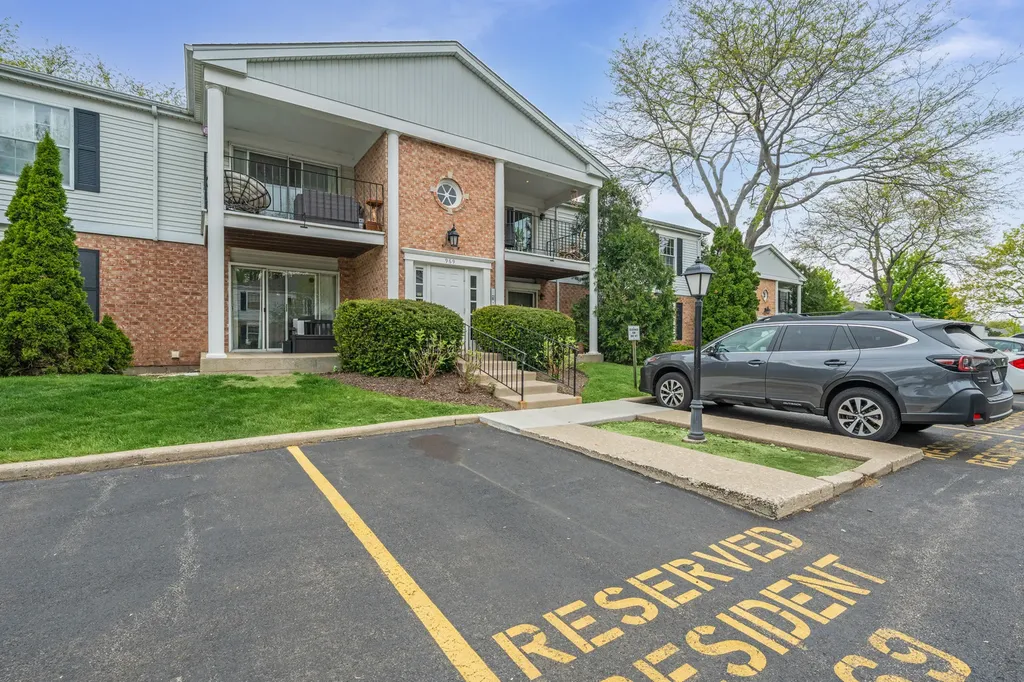 969 Golf Course Road Crystal Lake IL 60014