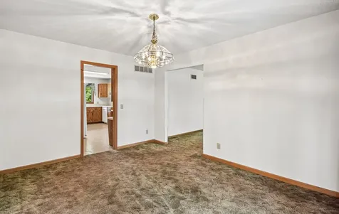 204 Carriage Drive Morris IL 60450