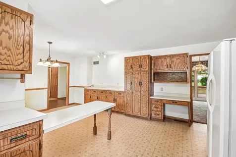 204 Carriage Drive Morris IL 60450