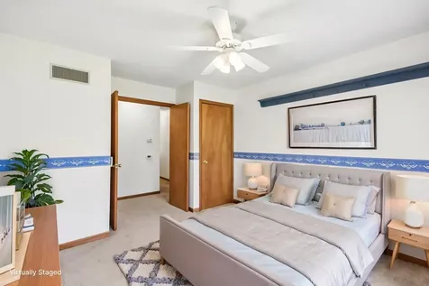 204 Carriage Drive Morris IL 60450