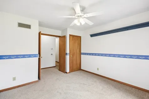 204 Carriage Drive Morris IL 60450