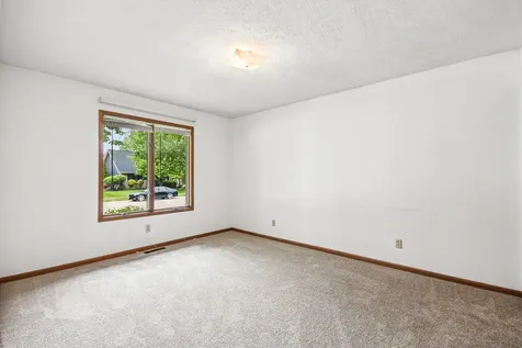 204 Carriage Drive Morris IL 60450