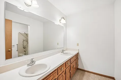 204 Carriage Drive Morris IL 60450
