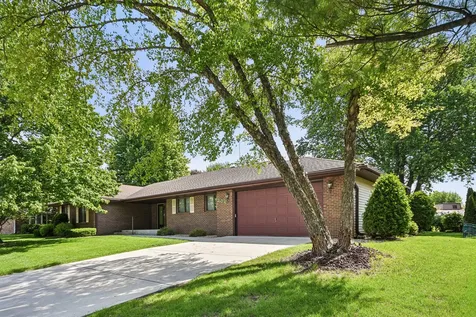 204 Carriage Drive Morris IL 60450