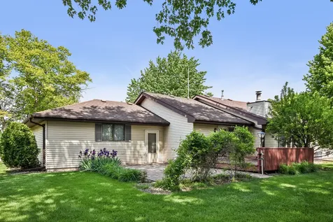204 Carriage Drive Morris IL 60450