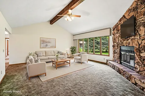 204 Carriage Drive Morris IL 60450