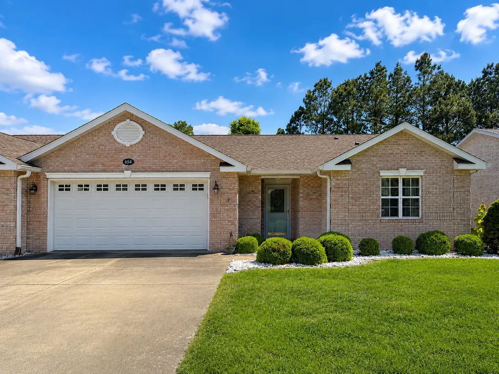 654 Lake Harbor Drive Marion IL 62959
