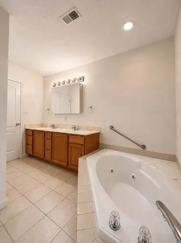 654 Lake Harbor Drive Marion IL 62959
