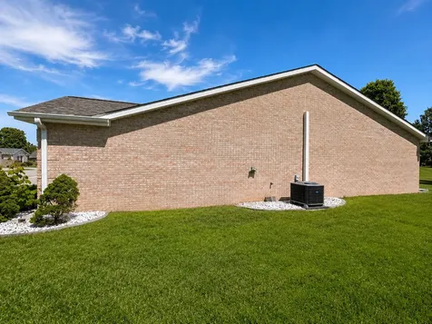 654 Lake Harbor Drive Marion IL 62959