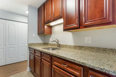 1043 South York Road Bensenville IL 60106