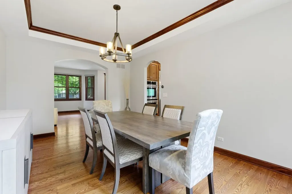 1018 South Ahrens Avenue Lombard IL 60148