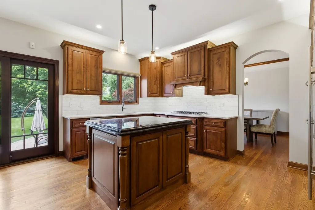 1018 South Ahrens Avenue Lombard IL 60148