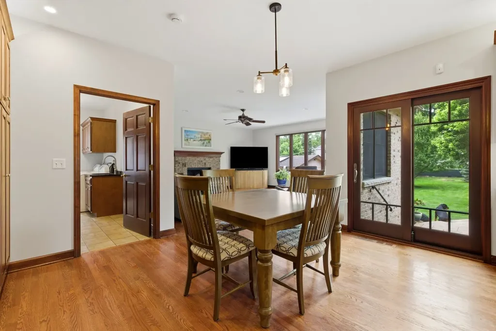 1018 South Ahrens Avenue Lombard IL 60148