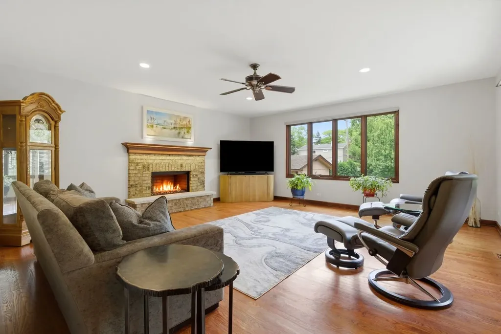 1018 South Ahrens Avenue Lombard IL 60148