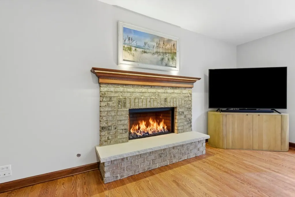 1018 South Ahrens Avenue Lombard IL 60148
