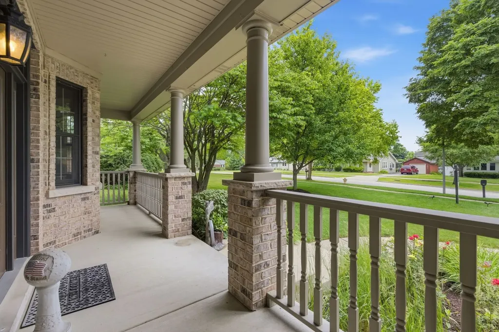 1018 South Ahrens Avenue Lombard IL 60148