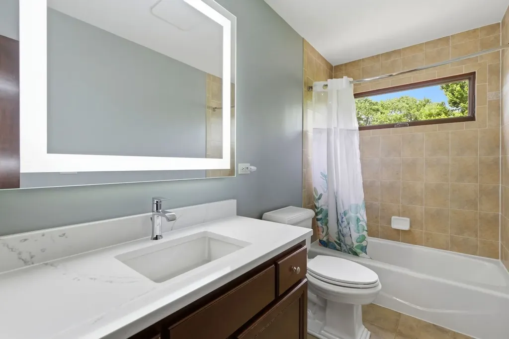 1018 South Ahrens Avenue Lombard IL 60148
