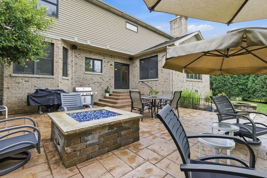 1018 South Ahrens Avenue Lombard IL 60148