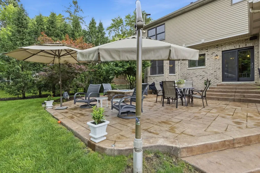 1018 South Ahrens Avenue Lombard IL 60148