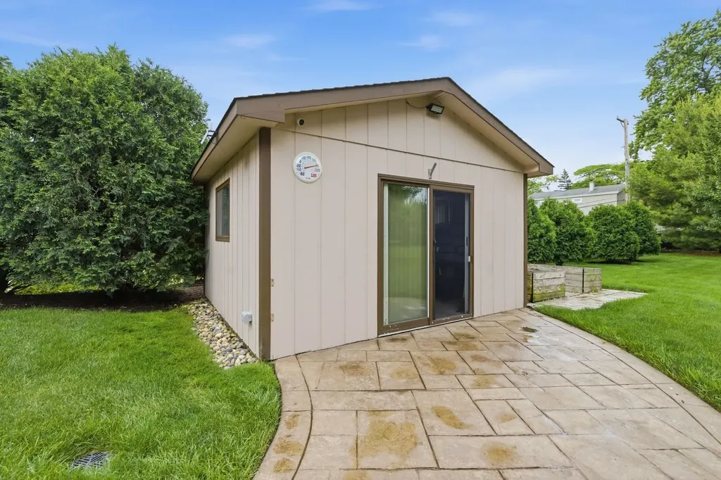 1018 South Ahrens Avenue Lombard IL 60148