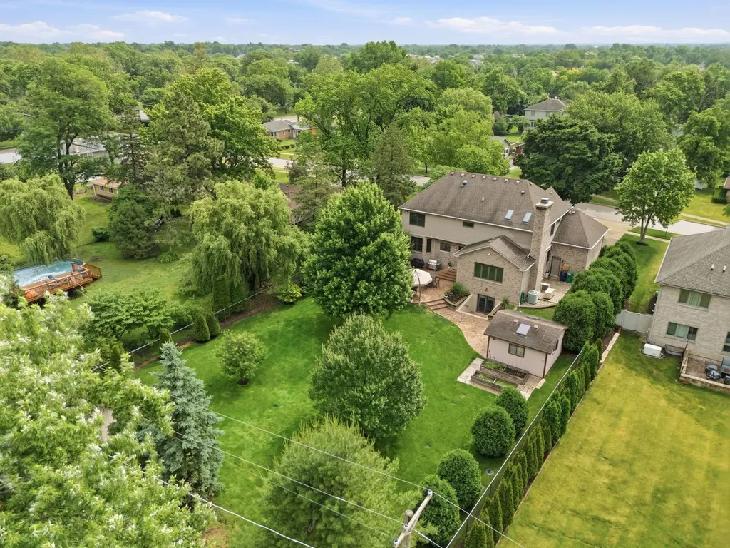 1018 South Ahrens Avenue Lombard IL 60148