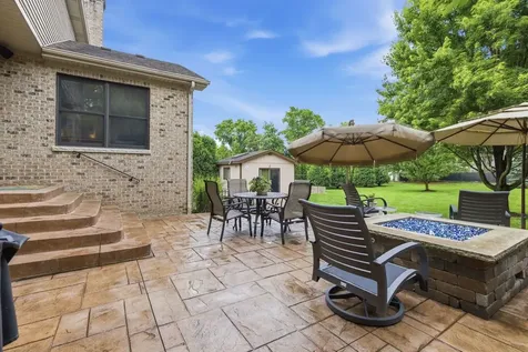 1018 South Ahrens Avenue Lombard IL 60148