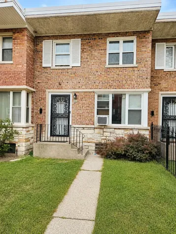 8352 South Ingleside Avenue Chicago IL 60619