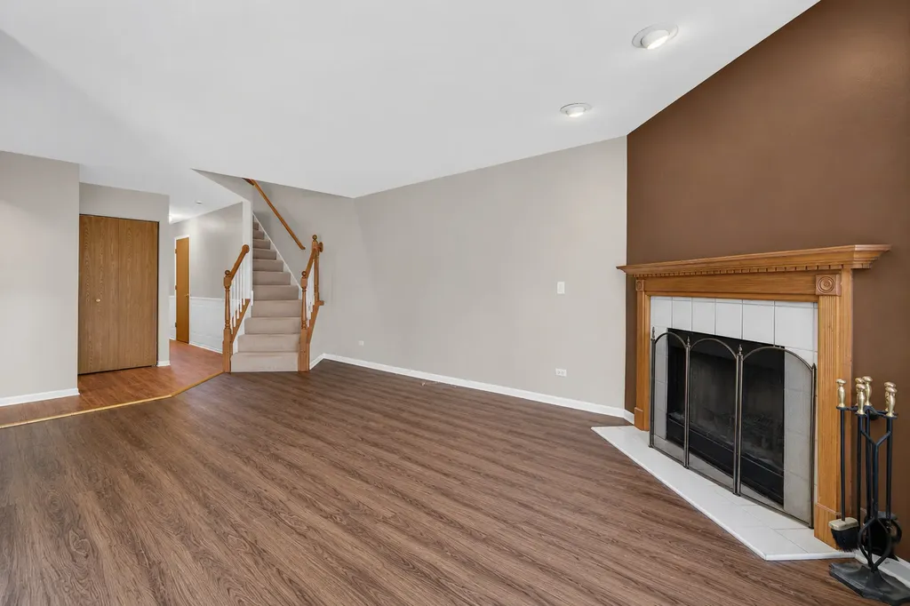 337 Inner Circle Drive Bolingbrook IL 60490