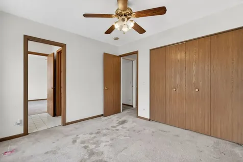 337 Inner Circle Drive Bolingbrook IL 60490