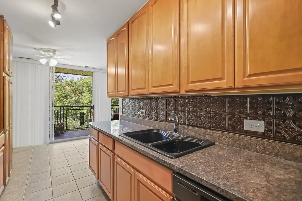6000 Oakwood Drive Lisle IL 60532