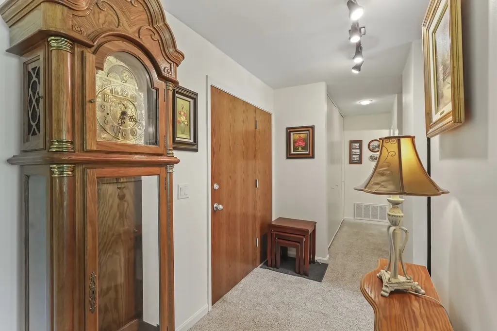 6000 Oakwood Drive Lisle IL 60532