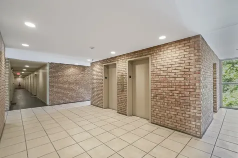 6000 Oakwood Drive Lisle IL 60532